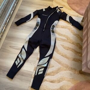 Women’s wetsuit, outdoors, XS, NWOT, water protection swim swimming